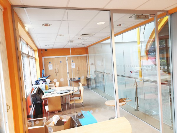 The Pump [East Birmingham] (Birmingham, West Midlands): Frameless Laminated Acoustic Glass Corner Room