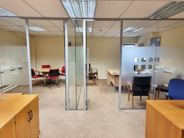 WPS United Kingdom (Swindon, Wiltshire): Glass Office Installation Using Acoustic Laminated Glazing