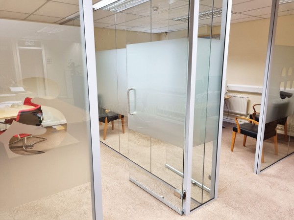 WPS United Kingdom (Swindon, Wiltshire): Glass Office Installation Using Acoustic Laminated Glazing