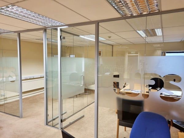 WPS United Kingdom (Swindon, Wiltshire): Glass Office Installation Using Acoustic Laminated Glazing