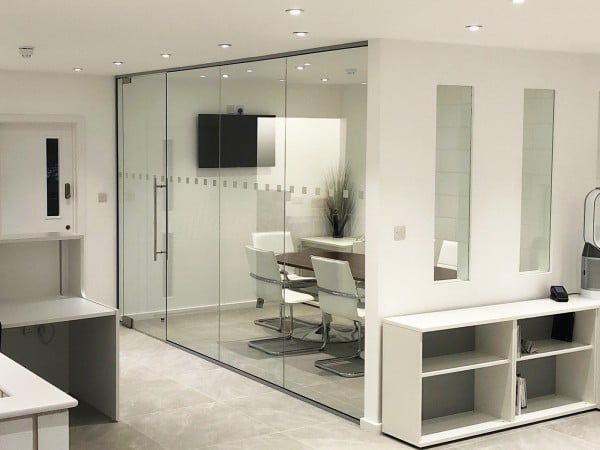 Single Glazed Frameless Glass Office Partitioning