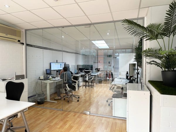 Wordcomm (Kingston upon Thames, Surrey): Frameless Glass Office Partition