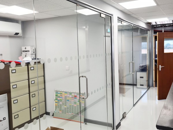 Air4U Ltd (Arundel, West Sussex): Toughened Glass Office Interior Walls