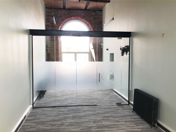 Ashworth Construction (Rochdale, Greater Manchester): Glass Wall and Door Under Beam [With Open Top]