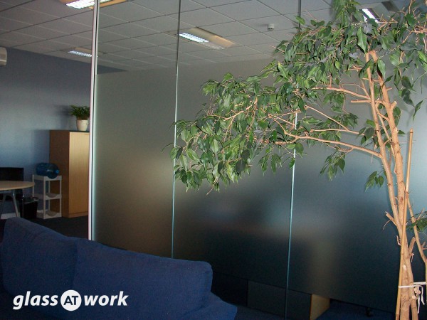 Avery UK (Raunds, Northamptonshire): Open Ended Glass Partition