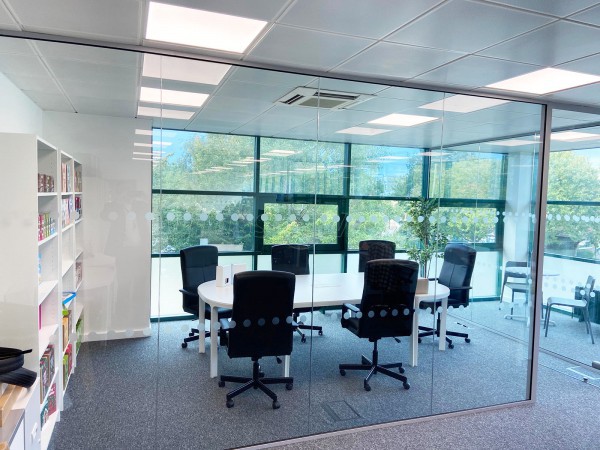 Bakedin (Basingstoke, Hampshire): Two Glass Rooms With Glazed Separating Wall With Soundproofing