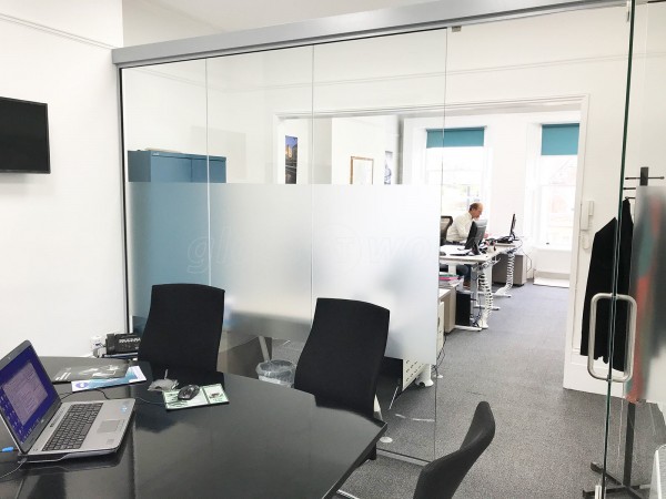 Bob Harrington Design Ltd (Leighton Buzzard, Bedfordshire): Frameless Interior Glass Wall and Door