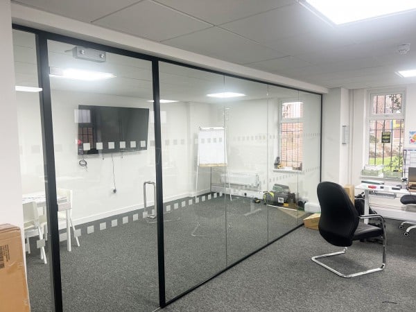 Bridges Worldwide (Wythenshawe, Manchester): Acoustic Glass Office Partition