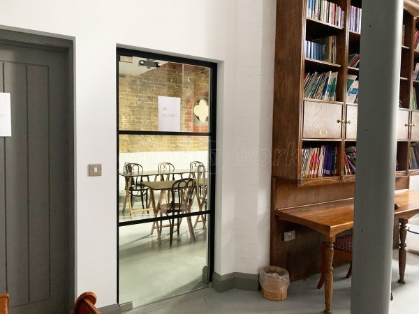 The Burlington School of English (Wandsworth, London): Industrial-Style Toughened Glass Doors With Black Frame