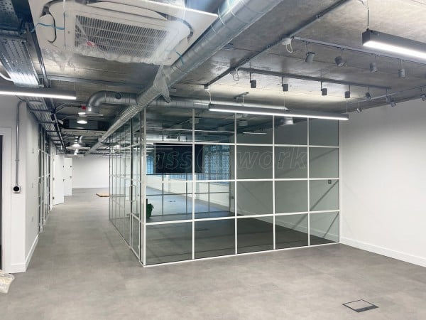 Carbon Interiors LTD (Hoxton Square, London): White Industrial Style T-Bar Glass Office Rooms