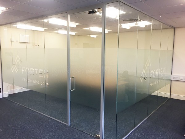 Fortem Solutions (Chesterfield, Derbyshire): Toughened Glass Corner Room Partitioning