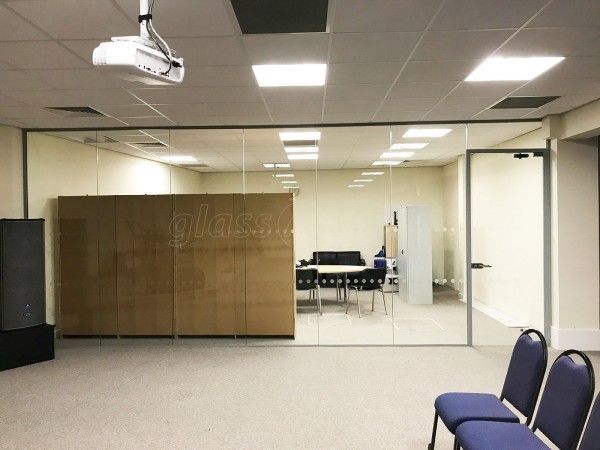 Hope City Church (Hereford, Herefordshire): Acoustic Glass Wall And Door [with soundproofing]