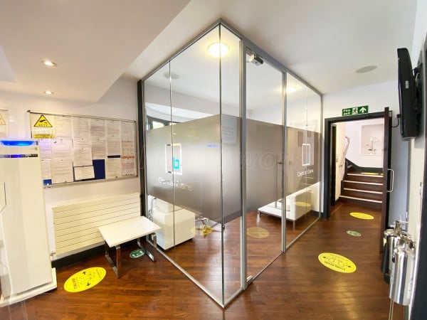 Single Glazed Frameless Glass Office Partitioning