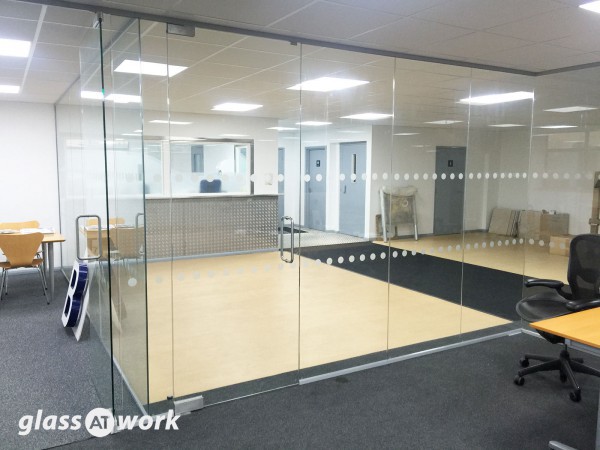 Dlinexsign Ltd (Brackley, Northamptonshire): Glass Office Partitioning