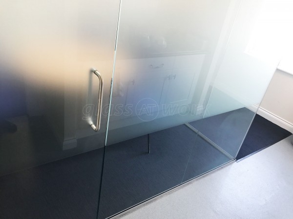 Aston Group (Romford, Essex): Glass Corner Room Partition