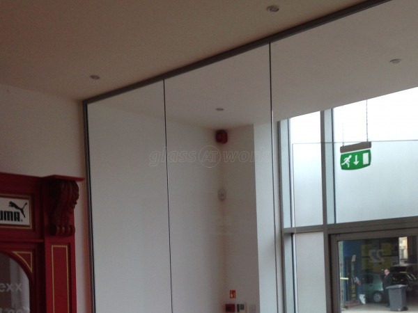 Fashion House Group (Central Glasgow, Scotland): Single Glazed Stepped Partition