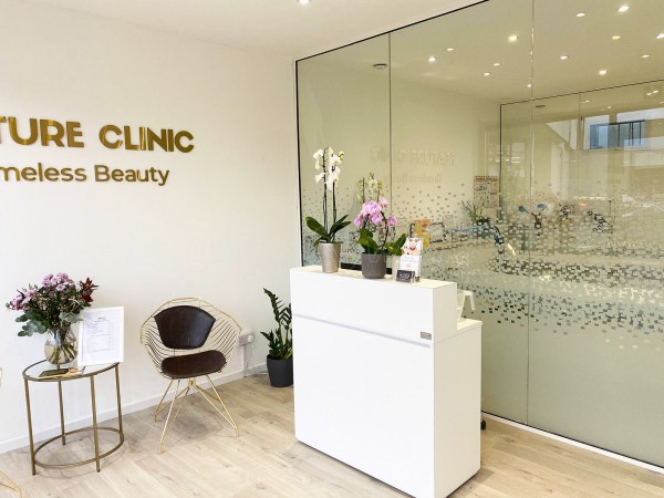 Feature Clinic (Welling, Kent): Glass Treatment Rooms With Glazed Separation Wall