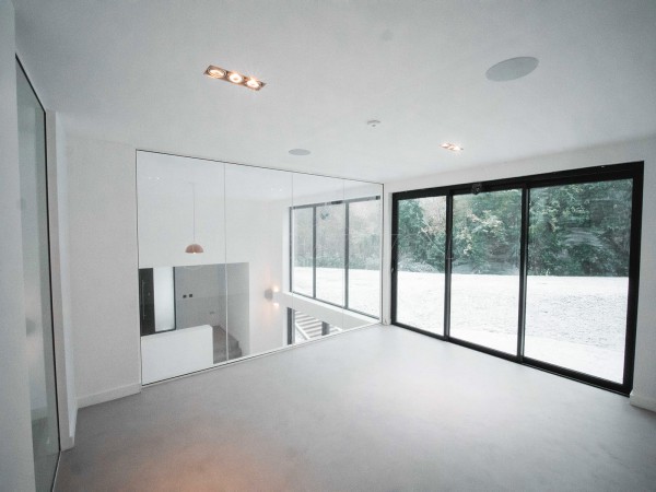 Ashbrook Homes (Pangbourne, Berkshire): Clear Frameless Acoustic Glazing On A Mezzanine