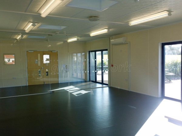 Petroc College (Barnstaple, Devon): Frameless Glass Wall and Door