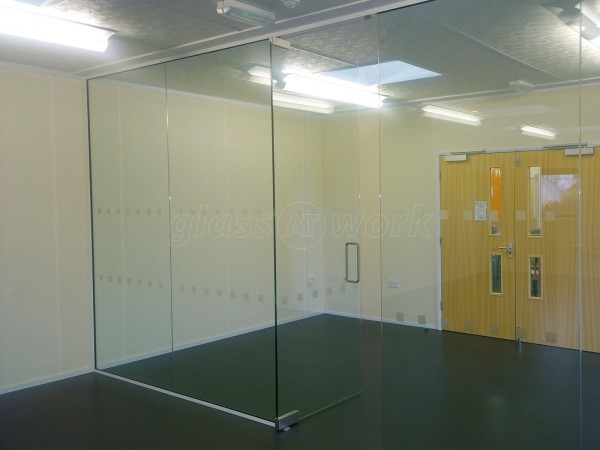 Petroc College (Barnstaple, Devon): Frameless Glass Wall and Door