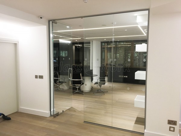 London Villa Ltd (Marylebone, London): Contemporary Glass Office