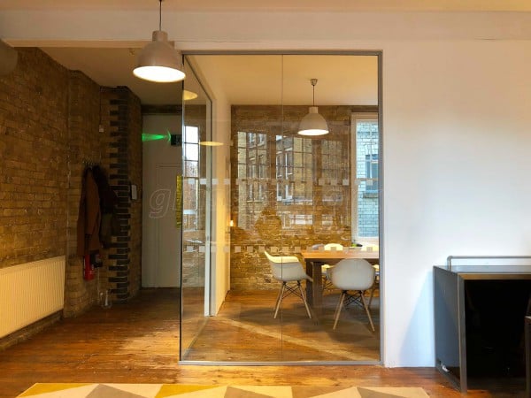 SA Systems (Shoreditch, London): Corner Office With Glass Walls