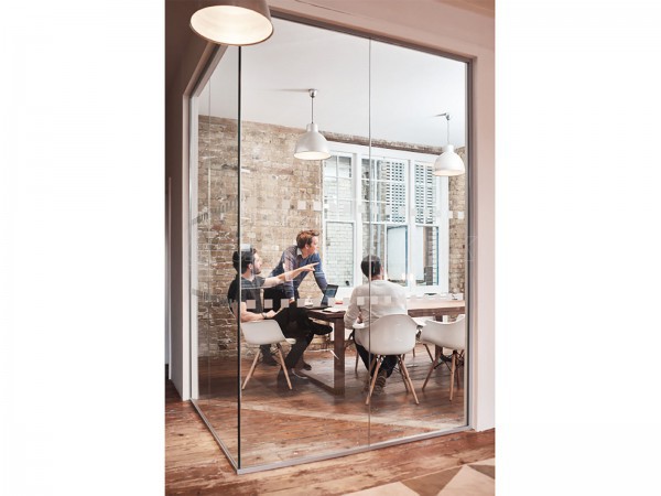 SA Systems (Shoreditch, London): Corner Office With Glass Walls