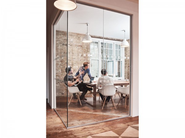 SA Systems (Shoreditch, London): Corner Office With Glass Walls