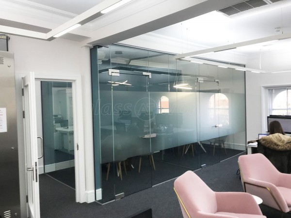 Holy Trinity Brompton (Kensington, London): Glass Meeting Rooms