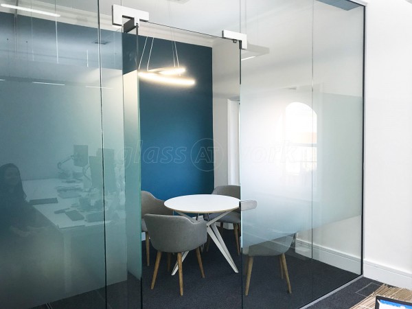 Holy Trinity Brompton (Kensington, London): Glass Meeting Rooms