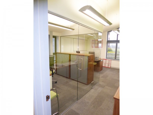 County Construction [Oxon] Ltd (Didcot, Oxfordshire): Glass Corner Office Partition