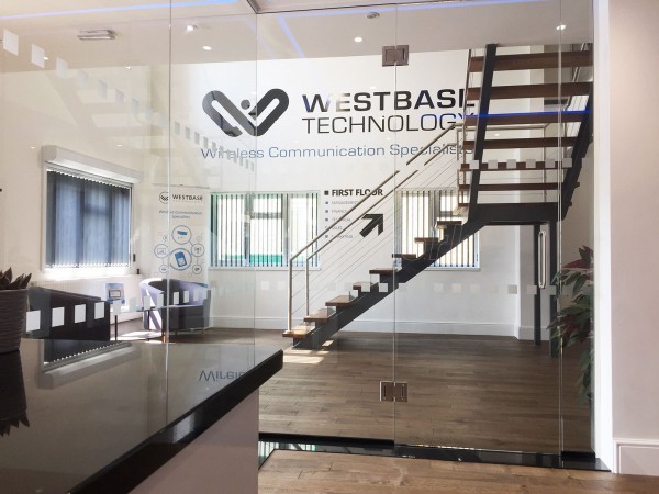 Westbase Technology Ltd (Caldicot, Monmouthshire): Frameless Glass Corner Room with glass-to-glass door hinges