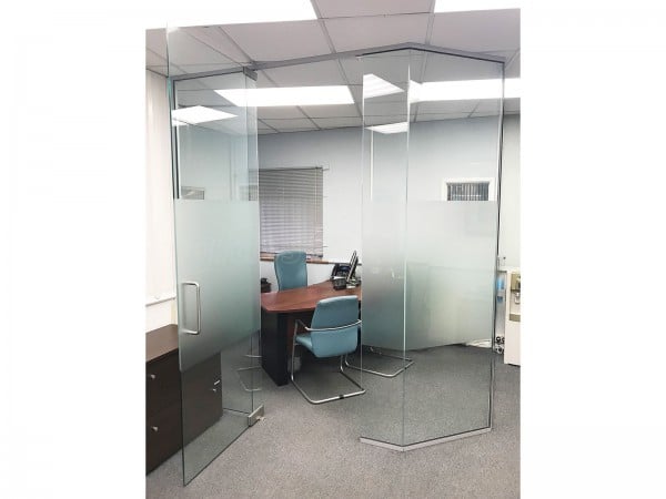 Shirley Hughes Financial Services (Newbury, Berkshire): Frameless Glass Office Walls