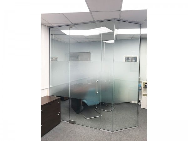 Shirley Hughes Financial Services (Newbury, Berkshire): Frameless Glass Office Walls