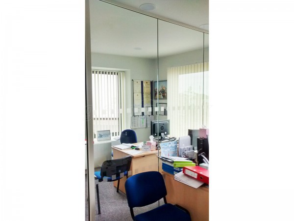 Watchet Town Council (Watchet, Somerset): Small Glass Partition And Glass Door