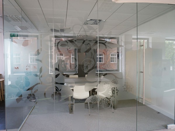 Gloo Communications (Reading, Berkshire): Glass Corner Office