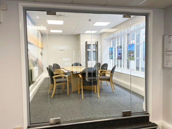 Single Glazed Frameless Glass Office Partitioning