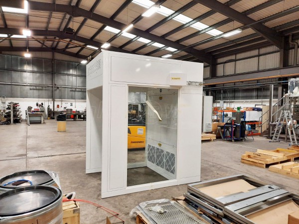 Hosokawa Micron (Runcorn, Cheshire): Laminated Acoustic Glass For a Booth With Soundproofing