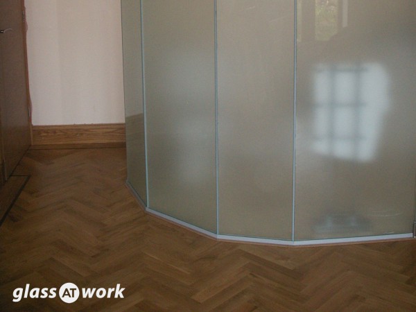 Domestic Project (Henbury, Cheshire): Faceted Glass Corner Room