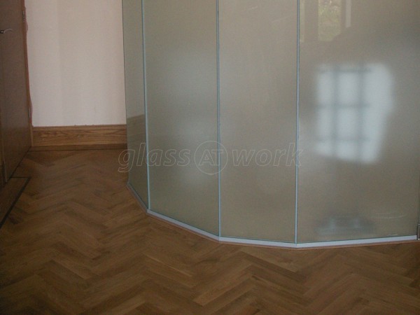 Domestic Project (Henbury, Cheshire): Faceted Glass Corner Room