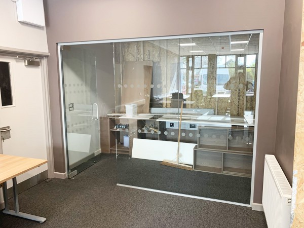 Kemp Developments Ltd (Beverley, East Yorkshire): Glass Frameless Door Partition Wall