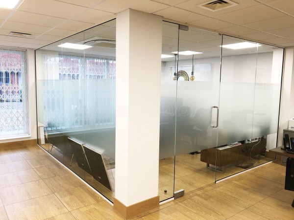 Single Glazed Frameless Glass Office Partitioning