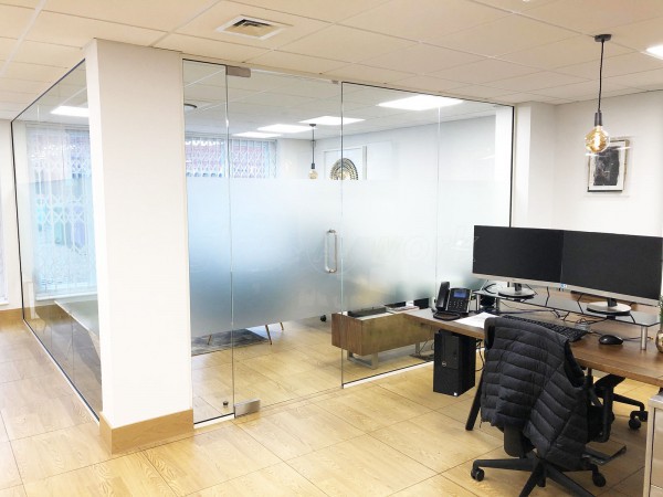 The Harouni Group (West Hampstead, London): Single Glazed Frameless Glass Corner Room Fully Installed