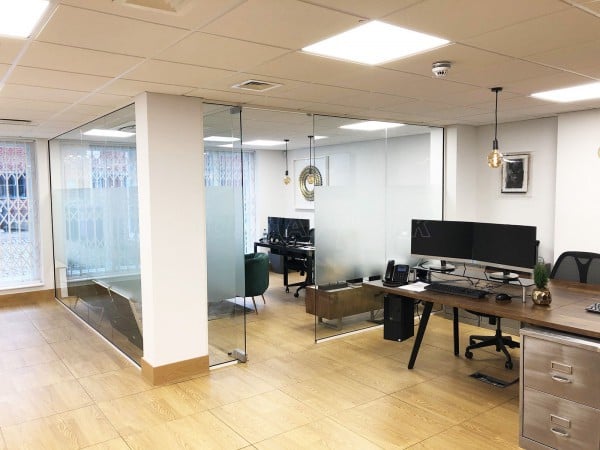 The Harouni Group (West Hampstead, London): Single Glazed Frameless Glass Corner Room Fully Installed