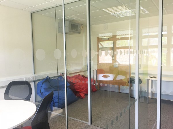 Peak Indicators (Chesterfield, Derbyshire): T-Shaped Twin Glass Office Partition