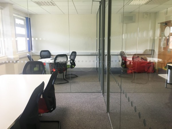 Peak Indicators (Chesterfield, Derbyshire): T-Shaped Twin Glass Office Partition