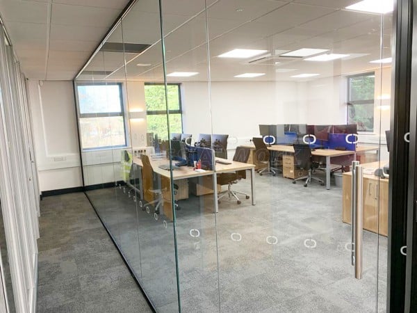 Omnio London (Chester, Cheshire): Toughened Glass Corner Room With Black Frame