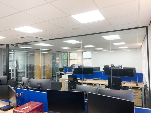 Omnio London (Chester, Cheshire): Toughened Glass Corner Room With Black Frame