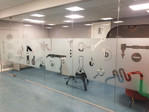 Parkfield Community School (Alum Rock, Birmingham): Glass Partition