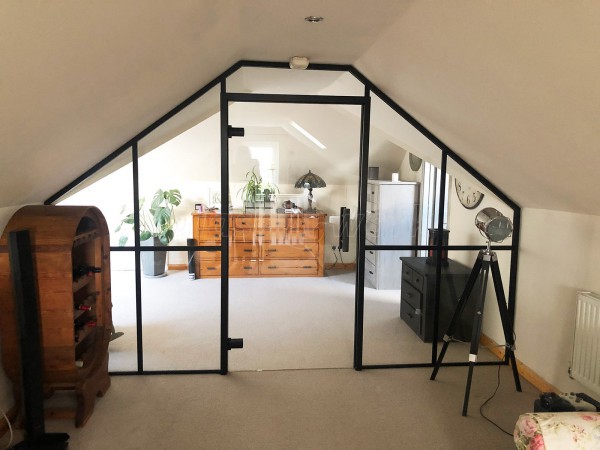 Domestic Art-Deco (Gravesend, Kent): Raked T-Bar Art-Deco Metal And Glass Screen In A Loft Room